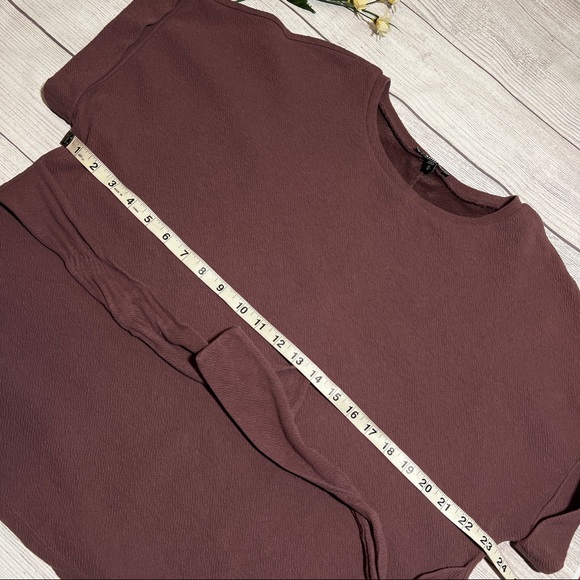 EXPRESS Textured Tie Waist Rolled Sleeve Tee in Thornberry - Picture 10 of 12